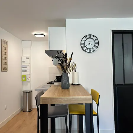 Logement 6 Parking Prive Gratuit Sous Video Surveillance Apartament *